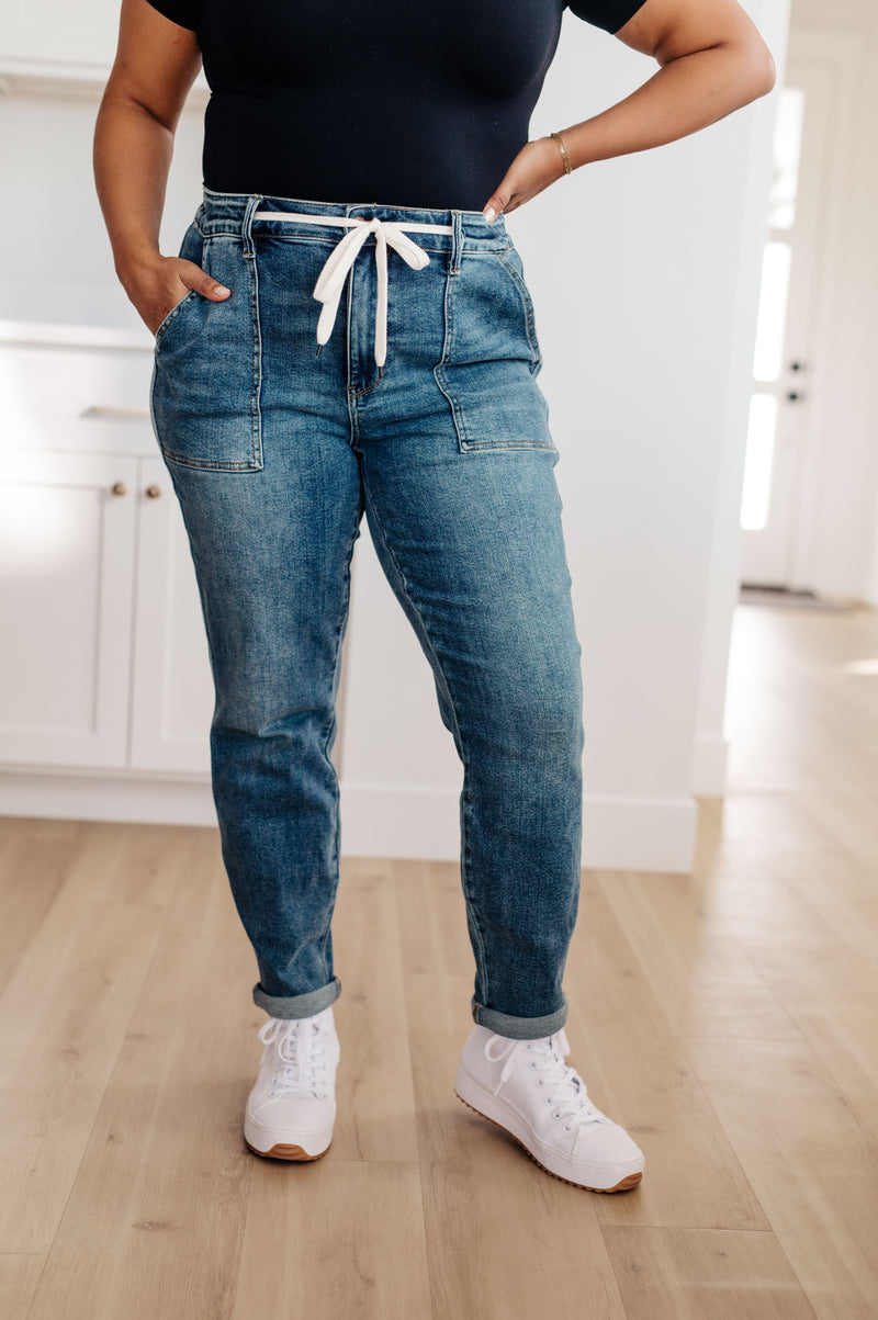Judy Blue Jeans Payton Pull On Denim Joggers in Medium Wash