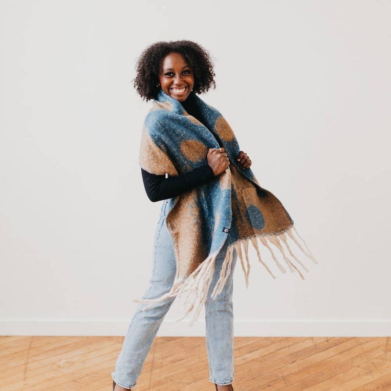 Dotted Two Tone Fringe Scarf: Black/Gray