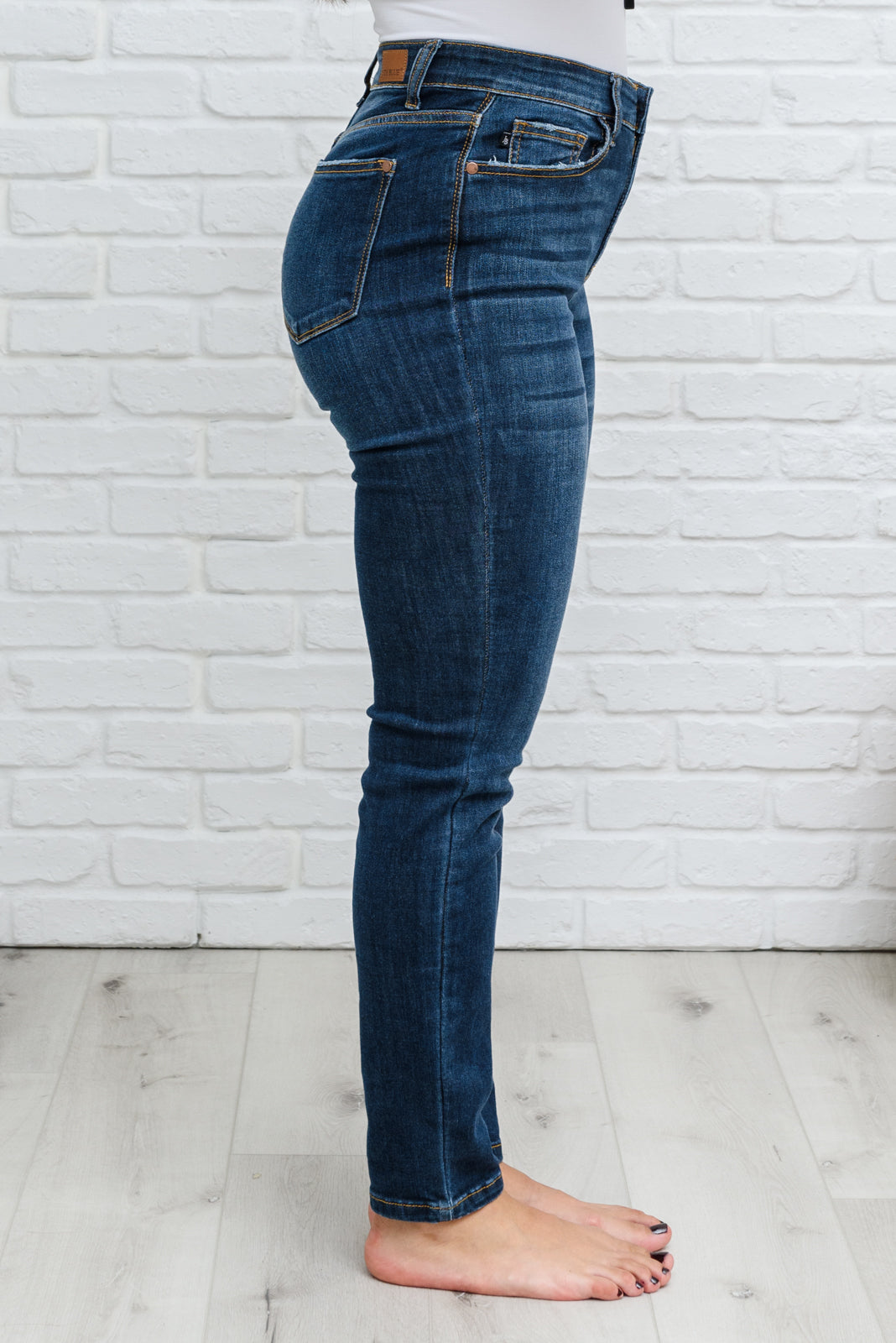 Reba Hi-Rise Clean Relaxed Fit Jeans