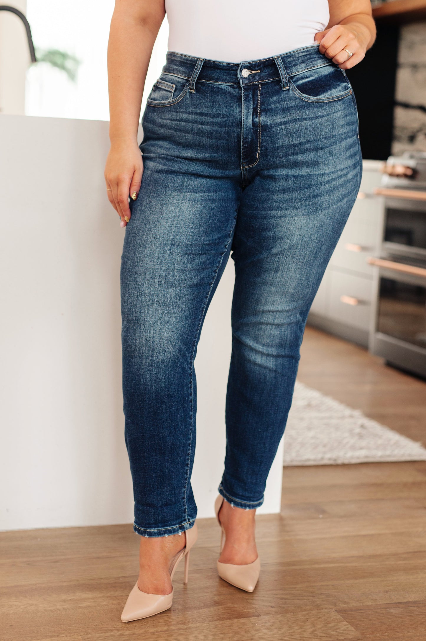 London Midrise Cuffed Boyfriend Judy Blue Jeans